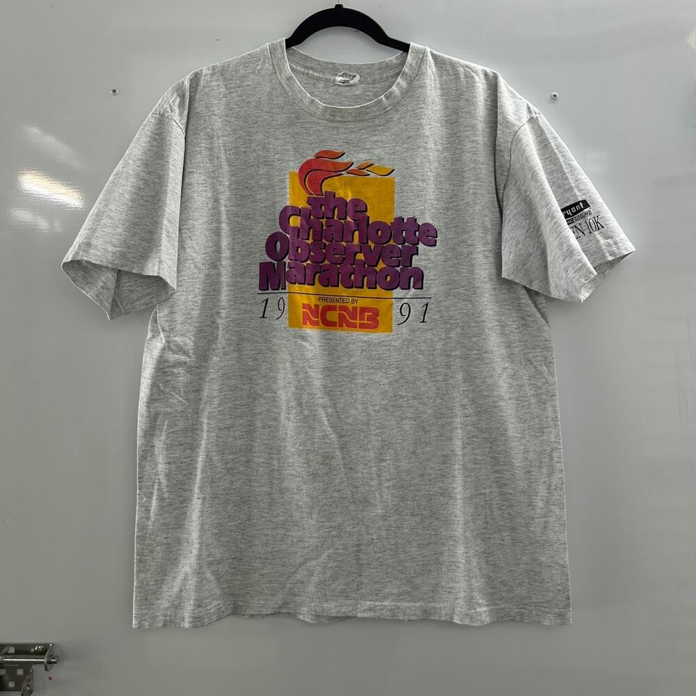 Grey and purple Charlotte Marathon 1991 VTG T-Shirt